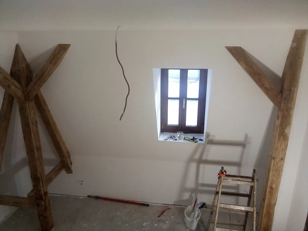 Sádrokartonová konstrukce v podkroví